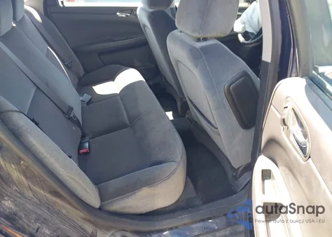 2011 Chevrolet Impala Ls z USA, uszkodzony, nr VIN 2G1WF5EK1B1252307